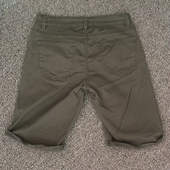 Bermuda shorts - Picture 2 of 6
